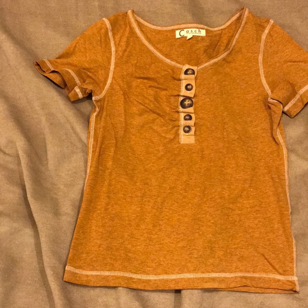 SZ M decorative button front tee